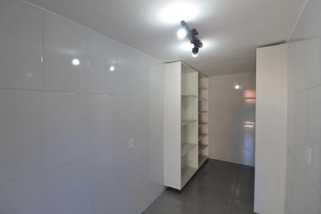 Casa à venda com 480m², 4 quartos e 5 vagasDespensa