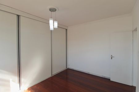 Casa à venda com 480m², 4 quartos e 5 vagasQuarto 1
