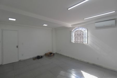 Casa à venda com 480m², 4 quartos e 5 vagasSala e Copa (Inferior)