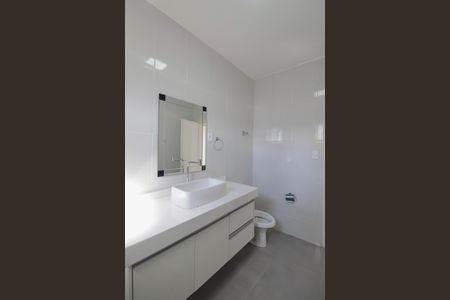 Casa à venda com 480m², 4 quartos e 5 vagasBanheiro Social (Superior)