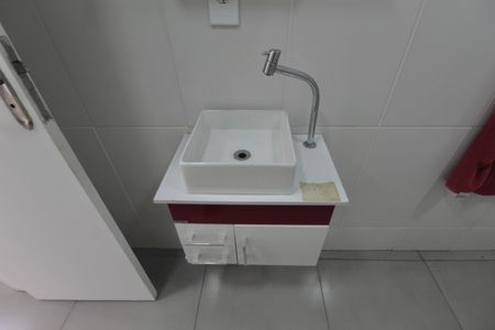 Casa à venda com 480m², 4 quartos e 5 vagasBanheiro Social (Inferior)
