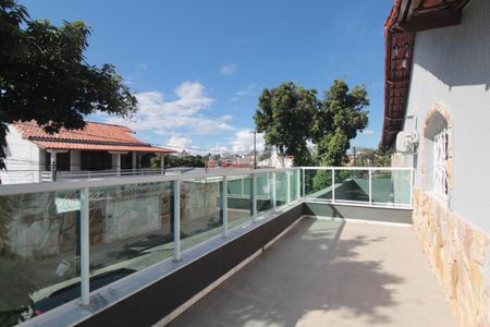 Casa à venda com 480m², 4 quartos e 5 vagasVaranda
