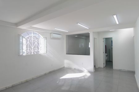 Casa à venda com 480m², 4 quartos e 5 vagasSala e Copa (Inferior)