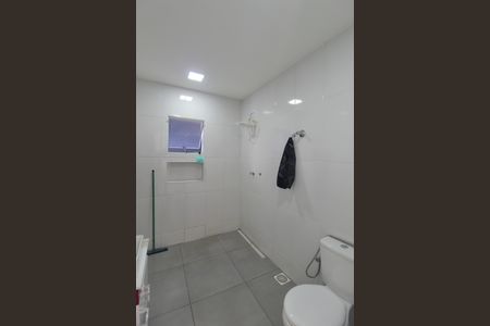 Casa à venda com 480m², 4 quartos e 5 vagasBanheiro Social (Inferior)