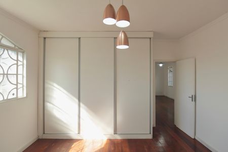 Casa à venda com 480m², 4 quartos e 5 vagasQuarto 2