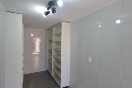 Casa à venda com 480m², 4 quartos e 5 vagasDespensa