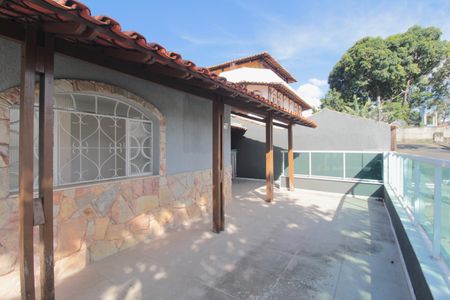 Casa à venda com 480m², 4 quartos e 5 vagasVaranda