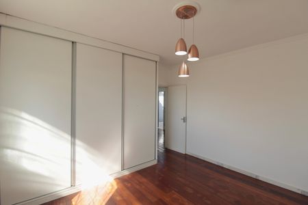 Casa à venda com 480m², 4 quartos e 5 vagasQuarto 2