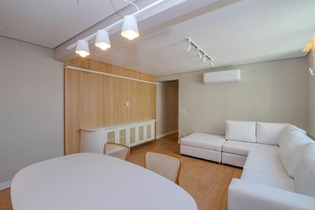 Apartamento à venda com 71m², 2 quartos e 1 vaga Apartamento à venda com 71m², 2 quartos e 1 vagaSala