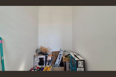 Quarto de serviço de apartamento à venda com 2 quartos, 82m² em Parque Jaçatuba, Santo André