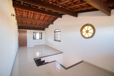 Casa à venda com 315m², 3 quartos e 3 vagasSÓTÃO