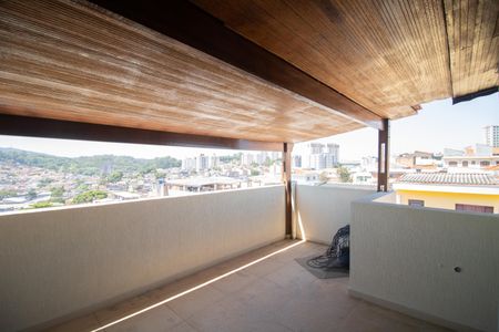 Casa à venda com 315m², 3 quartos e 3 vagasVARANDA