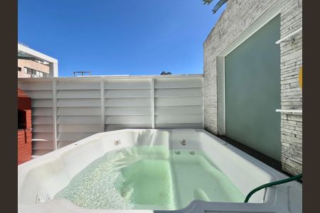 Apartamento à venda com 100m², 2 quartos e sem vagaCOBERTURA 