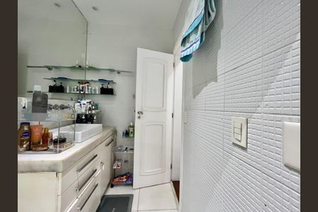 Apartamento à venda com 100m², 2 quartos e sem vagaBANHEIRO 1