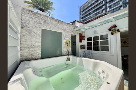 Apartamento à venda com 100m², 2 quartos e sem vagaCOBERTURA 