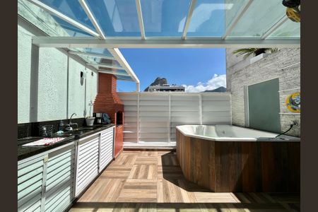 Apartamento à venda com 100m², 2 quartos e sem vagaCOBERTURA 