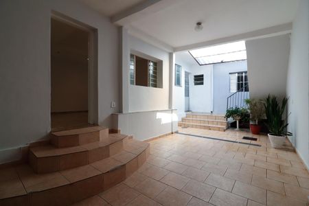 Casa para alugar com 170m², 2 quartos e 3 vagas Casa para alugar com 170m², 2 quartos e 3 vagasGaragem