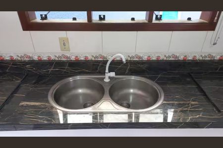 Casa para alugar com 194m², 4 quartos e 3 vagas Casa para alugar com 194m², 4 quartos e 3 vagasCozinha