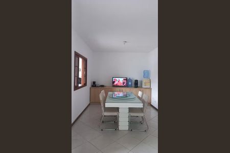 Casa para alugar com 194m², 4 quartos e 3 vagas Casa para alugar com 194m², 4 quartos e 3 vagasQuarto