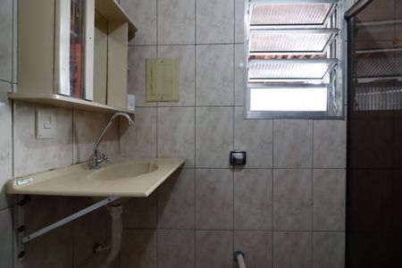 Casa para alugar com 150m², 3 quartos e 1 vaga Casa para alugar com 150m², 3 quartos e 1 vagaBanheiro