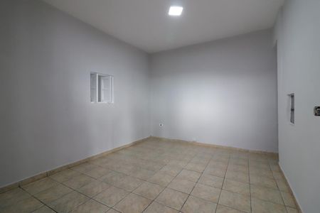 Casa para alugar com 150m², 3 quartos e 1 vaga Casa para alugar com 150m², 3 quartos e 1 vagaSala
