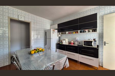 Cozinha de apartamento à venda com 2 quartos, 82m² em Parque Jaçatuba, Santo André