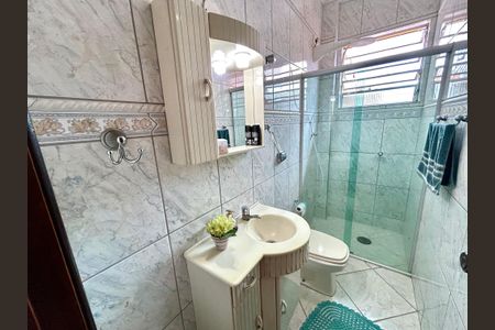 Casa à venda com 156m², 2 quartos e 2 vagasBanheiro 1