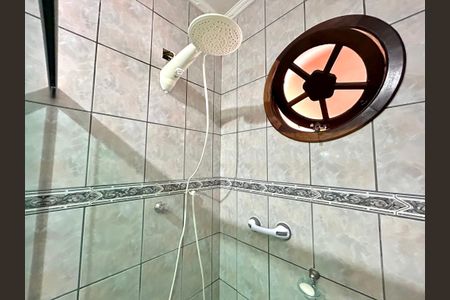 Casa à venda com 156m², 2 quartos e 2 vagasBanheiro da Suíte