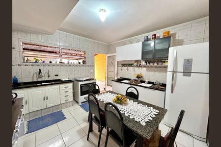 Casa à venda com 156m², 2 quartos e 2 vagasCozinha