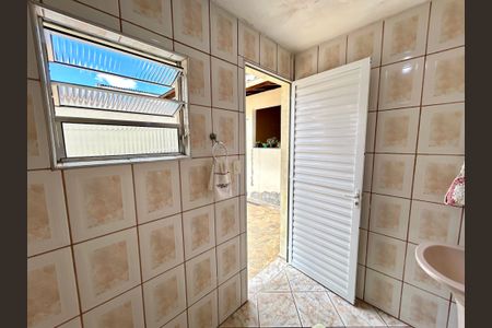 Casa à venda com 156m², 2 quartos e 2 vagasBanheiro 2