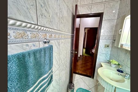 Casa à venda com 156m², 2 quartos e 2 vagasBanheiro 1