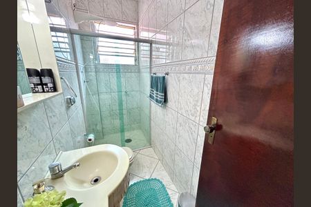 Casa à venda com 156m², 2 quartos e 2 vagasBanheiro 1