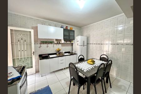 Casa à venda com 156m², 2 quartos e 2 vagasCozinha