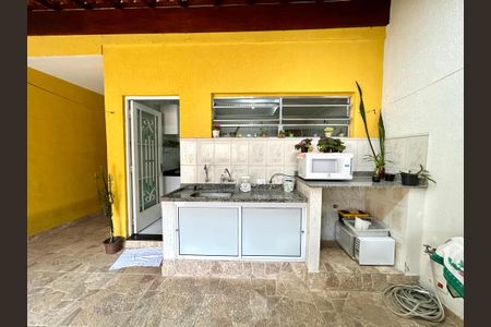 Casa à venda com 156m², 2 quartos e 2 vagasQuintal