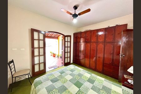 Casa à venda com 156m², 2 quartos e 2 vagasQuarto Suíte