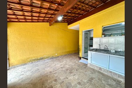 Casa à venda com 156m², 2 quartos e 2 vagasQuintal