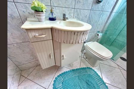 Casa à venda com 156m², 2 quartos e 2 vagasBanheiro 1