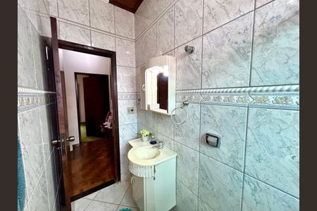 Casa à venda com 156m², 2 quartos e 2 vagasBanheiro 1
