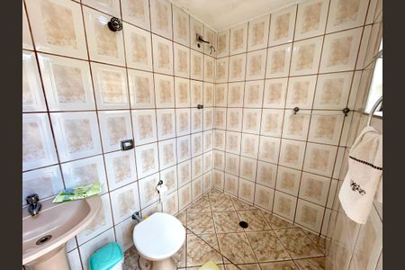 Casa à venda com 156m², 2 quartos e 2 vagasBanheiro 2
