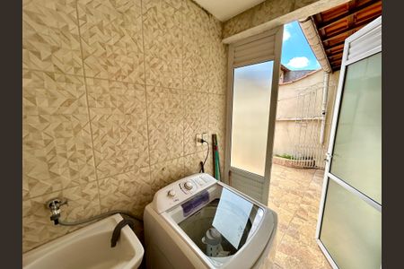 Casa à venda com 156m², 2 quartos e 2 vagasÁrea de Serviço