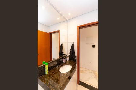 Casa à venda com 230m², 3 quartos e 4 vagasBanheiro 2