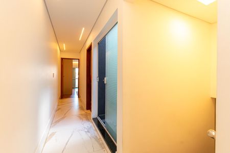 Casa à venda com 230m², 3 quartos e 4 vagasHall