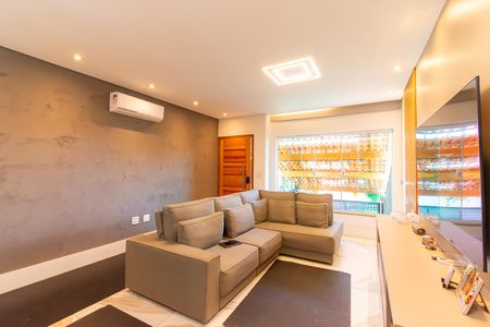 Casa à venda com 230m², 3 quartos e 4 vagasSala