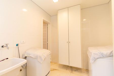 Casa à venda com 230m², 3 quartos e 4 vagasÁrea de Serviço