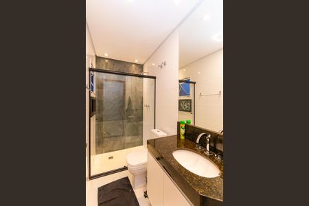 Casa à venda com 230m², 3 quartos e 4 vagasBanheiro 2