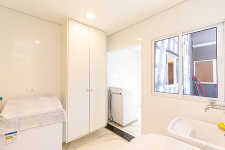 Casa à venda com 230m², 3 quartos e 4 vagasÁrea de Serviço