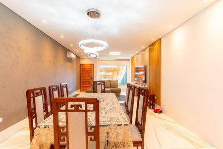 Casa à venda com 230m², 3 quartos e 4 vagasSala