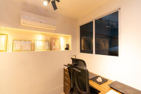 Casa à venda com 230m², 3 quartos e 4 vagasEscritório
