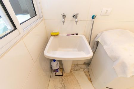 Casa à venda com 230m², 3 quartos e 4 vagasÁrea de Serviço