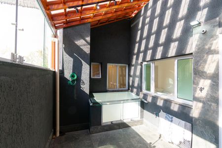 Casa à venda com 230m², 3 quartos e 4 vagasVaranda